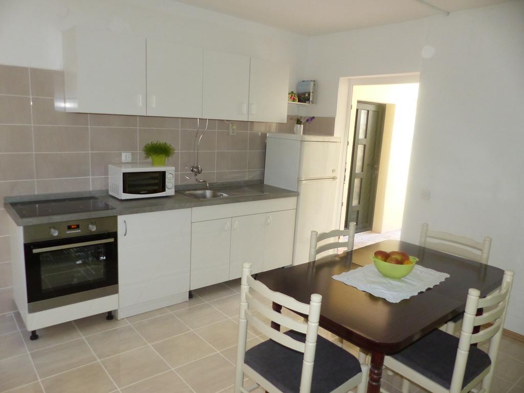 Apartments Smiljana Омиш Экстерьер фото