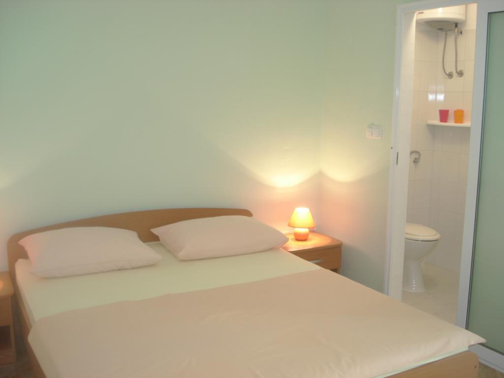 Apartments Smiljana Омиш Экстерьер фото