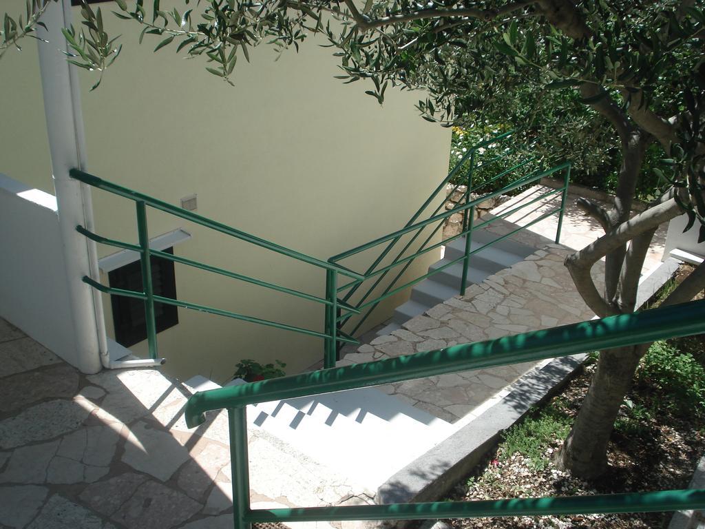 Apartments Smiljana Омиш Экстерьер фото